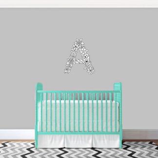 Uniek zwart-wit Floral monogram M wanddecaal