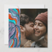 Unieke Bold Boho Groovy Retro Paarse golvende foto Save The Date (Achterkant)