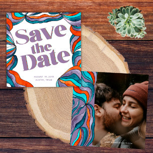 Unieke Bold Boho Groovy Retro Paarse golvende foto Save The Date