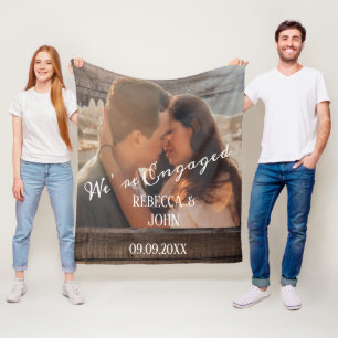 Unieke Foto Rustic We zijn Engaged Couple Fleece Deken