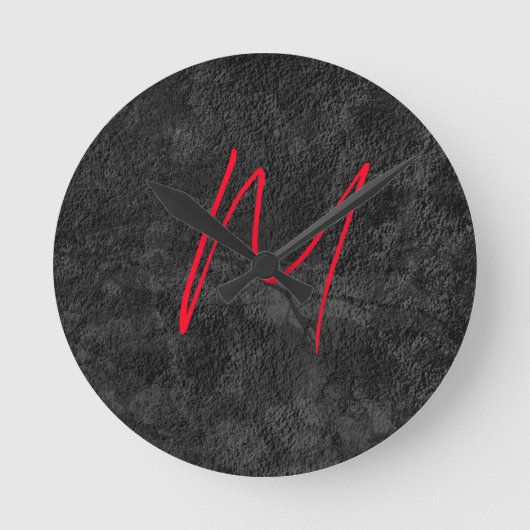 Unieke grijs rood monogram naam initiaal kalligraf ronde klok (Voorkant)