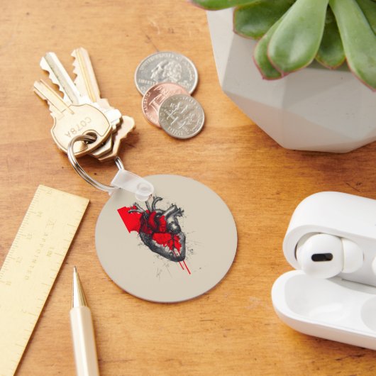 Unique Red Splatter Human Heart Keychain (Bureau)