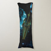 Universum met buitenaardse schepen lichaamskussen (Voorkant Verticaal)