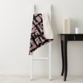 Urban Throw Blanket - Love Graffiti - Roze Zwart (In situ)