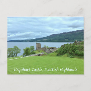 Urquhart Castle over het kijken naar Loch Ness in Briefkaart