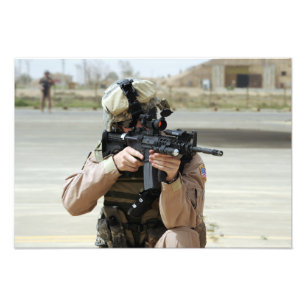 US Air Force Airman voert beveiliging uit Foto Afdruk