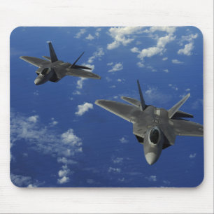 US Air Force F-22 Raptors in vlucht bij Guam Muismat