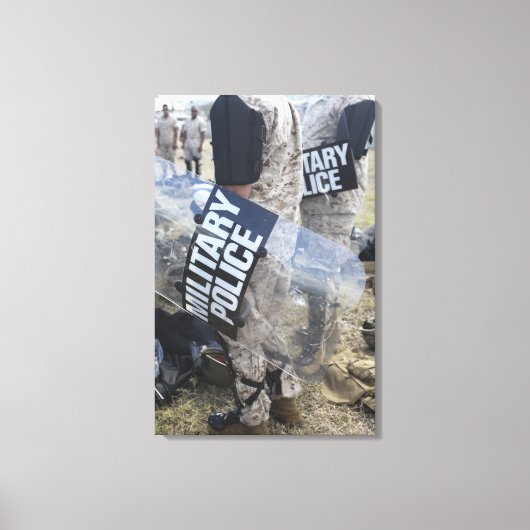 US Marines en Sailors zetten oproeruitrusting in Canvas Afdruk (Voorkant)