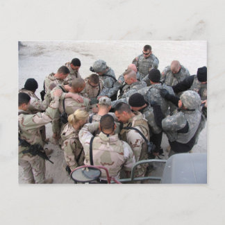 US Soldiers Praying Briefkaart