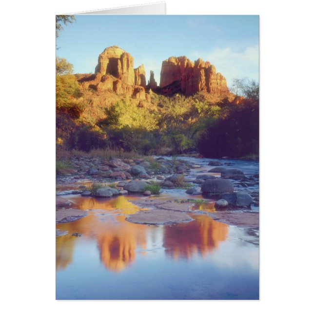 USA, Arizona, Sedona. Rocher de la Cathédrale refl (Devant)