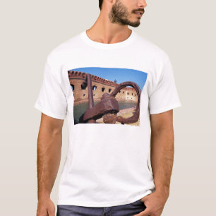 USA, FL, Florida Keys, Fort Jefferson, 1846, T-shirt