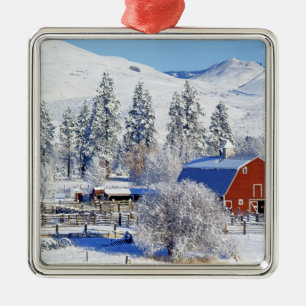 USA, Washington, Methow Valley, Barns in Metalen Ornament