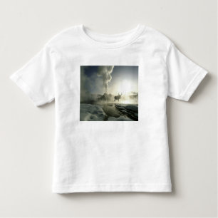 USA, Wyoming, Yellowstone National Park. Sunrise Kinder Shirts