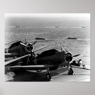 USS Enterprise die zich voorbereidt op Guadalcanal Poster