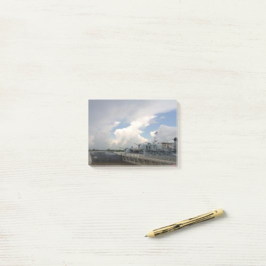 USS KIDD Post merkt op Post-it® Notes (Op bureau)