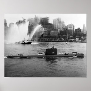 USS Nautilus verankerd in New York Harbour - 1958 Poster