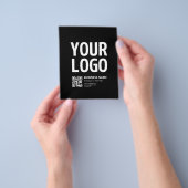 Uw logo met bewerkbare QR-code en tekst Flyer (Hand)