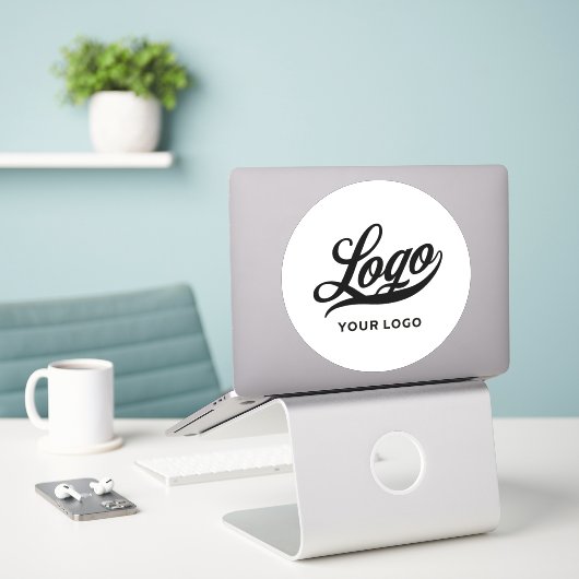 Uw Logo op witte cirkel koel- en wasgoed Sticker (Laptop op bureau)