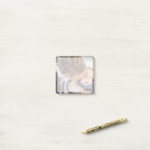 Uw vierkant fotoontwerp met aangepaste naam post-it® notes (Op bureau)