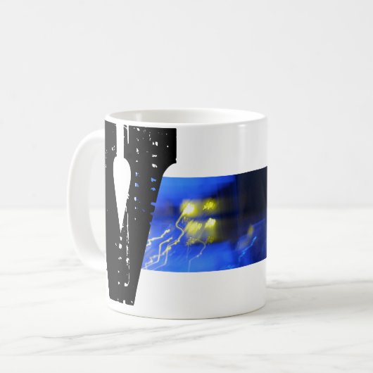 V Aangepaste Mok Monogram (Voorkant links)