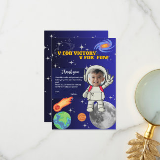 V Voor Overwinning V Voor Plezier Astronaut Jongen Bedankkaart