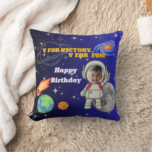  V Voor Victory V Voor Plezier Astronaut Jongen Ve Kussen