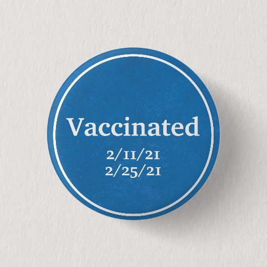 Vaccineerd (blauw) met aangepaste datums ronde button 3,2 cm (Voorkant)