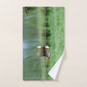 Vache Baignant Dans Un Étang (Serviette à main)