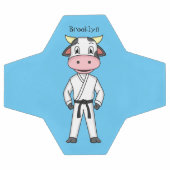 Vache mignonne en combinaison kung fu (Plat)