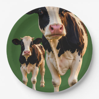 vache ridicule et veau sur assiette en papier de f