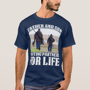 Vader en zoon jaagende partners voor het leven t-shirt