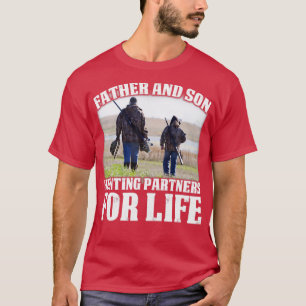 Vader en zoon jaagende partners voor het leven t-shirt