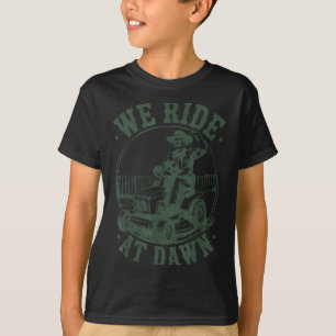Vader grasmaaier we rijden bij dageraad grappig ma t-shirt