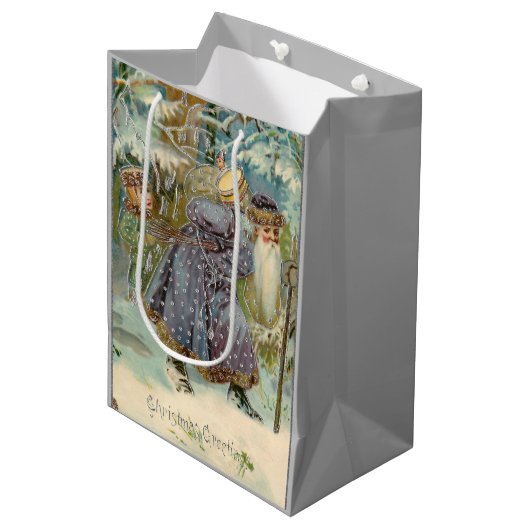  Vader Kerst in Sneeuwrijke Bossen Medium Cadeauzakje (Voorkant Gekanteld)