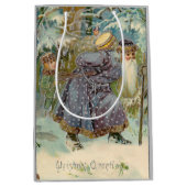  Vader Kerst in Sneeuwrijke Bossen Medium Cadeauzakje (Voorkant)