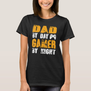 Vader tegen dag Gamer bij nacht 1 T-shirt