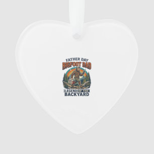Vaderdag Bigfoot Papa Shirt Snacks Held Funny Gif Ornament
