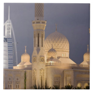 VAE, Dubai. Moskee 's avonds met Burj al Arab Tegeltje