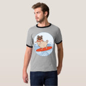 Vague à cheval heureux chien carlin sur le T-Shirt (Devant entier)