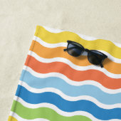 Vagues colorées Serviette de plage Motif (En situation)