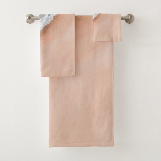 Vagues sur la plage de sable (En situation)