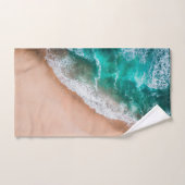 Vagues sur la plage de sable (Serviette à main)