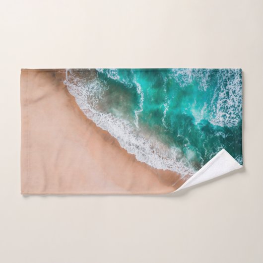 Vagues sur la plage de sable (Serviette à main)