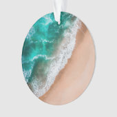 Vagues sur la plage de sable (devant)