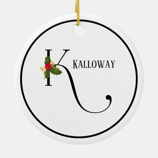 Vakantie Holly Monogram Letter K gepersonaliseerd Keramisch Ornament (Achterkant)
