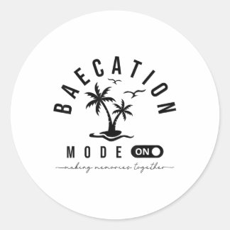 Vakantiemodus op romantisch matchend koppel partij ronde sticker