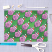 Vakantiepig in Santa Hat Pattern op Green Tissuepapier (Craft)