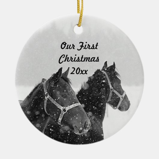 Vakantievorming ons eerste kersttaardenthema keramisch ornament (Voorkant)