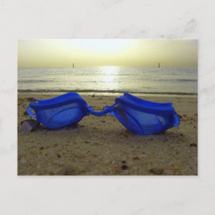 Vaktijd, blauwe bril op het strand briefkaart
