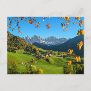 Val di Funes vallée avec feuilles d'automne carte 